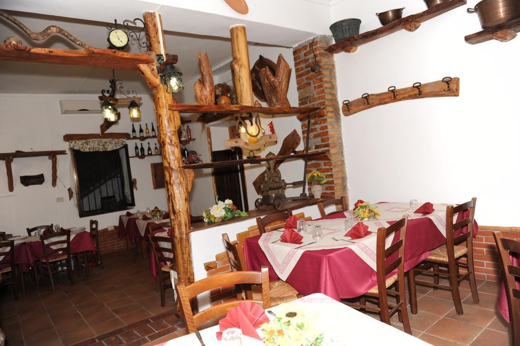 Al Fontanone Hotel Cecchina Ngoại thất bức ảnh